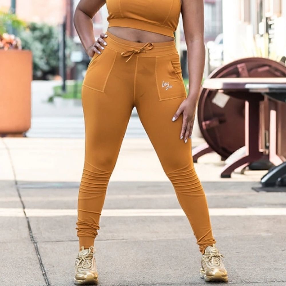 LueJFit Wear. Women's 24K AmberGold Leggings/Joggers. Size Large. NWOT